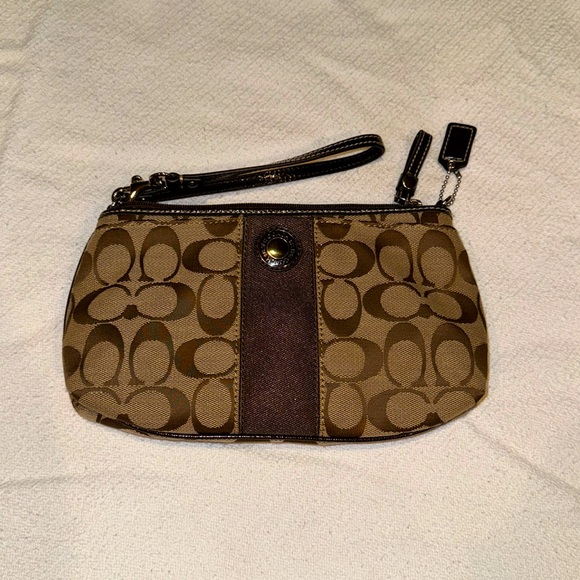 Coach Handbags - Coach clutch